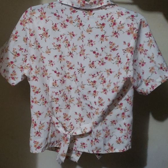 Blouse - Picture 2 of 3